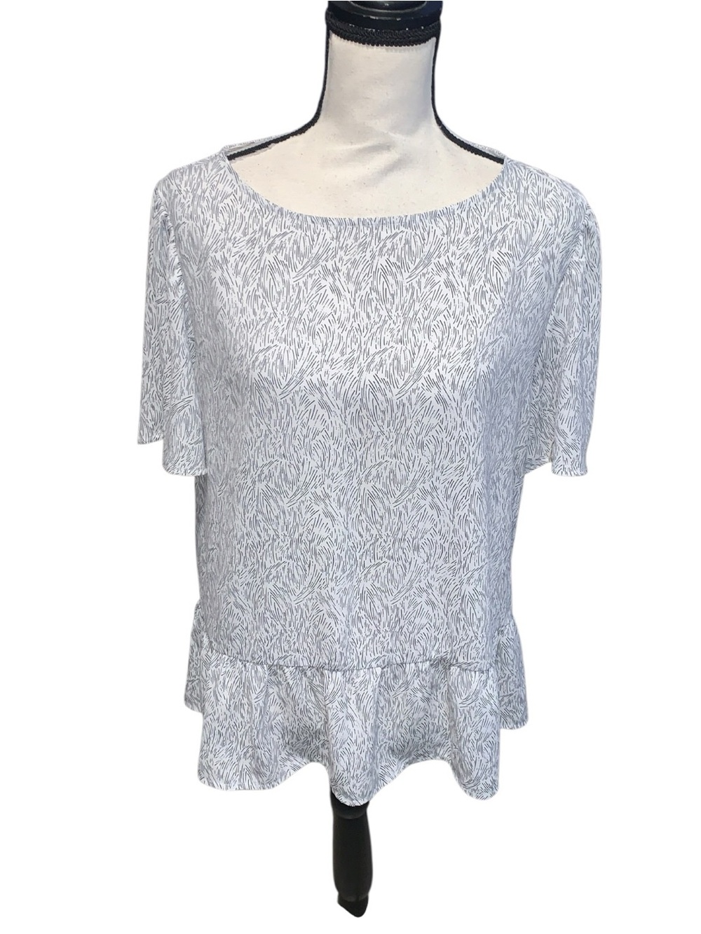 Apt 9 White W Black Lines Short Sleeve Blouse Flutter Sleeves Ruffle Hem Dressy